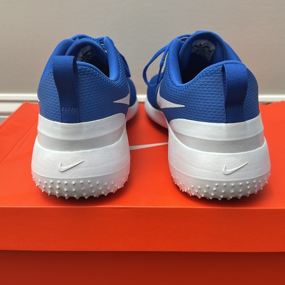 Men’s Nike Golf Shoes - Picture 2 of 5